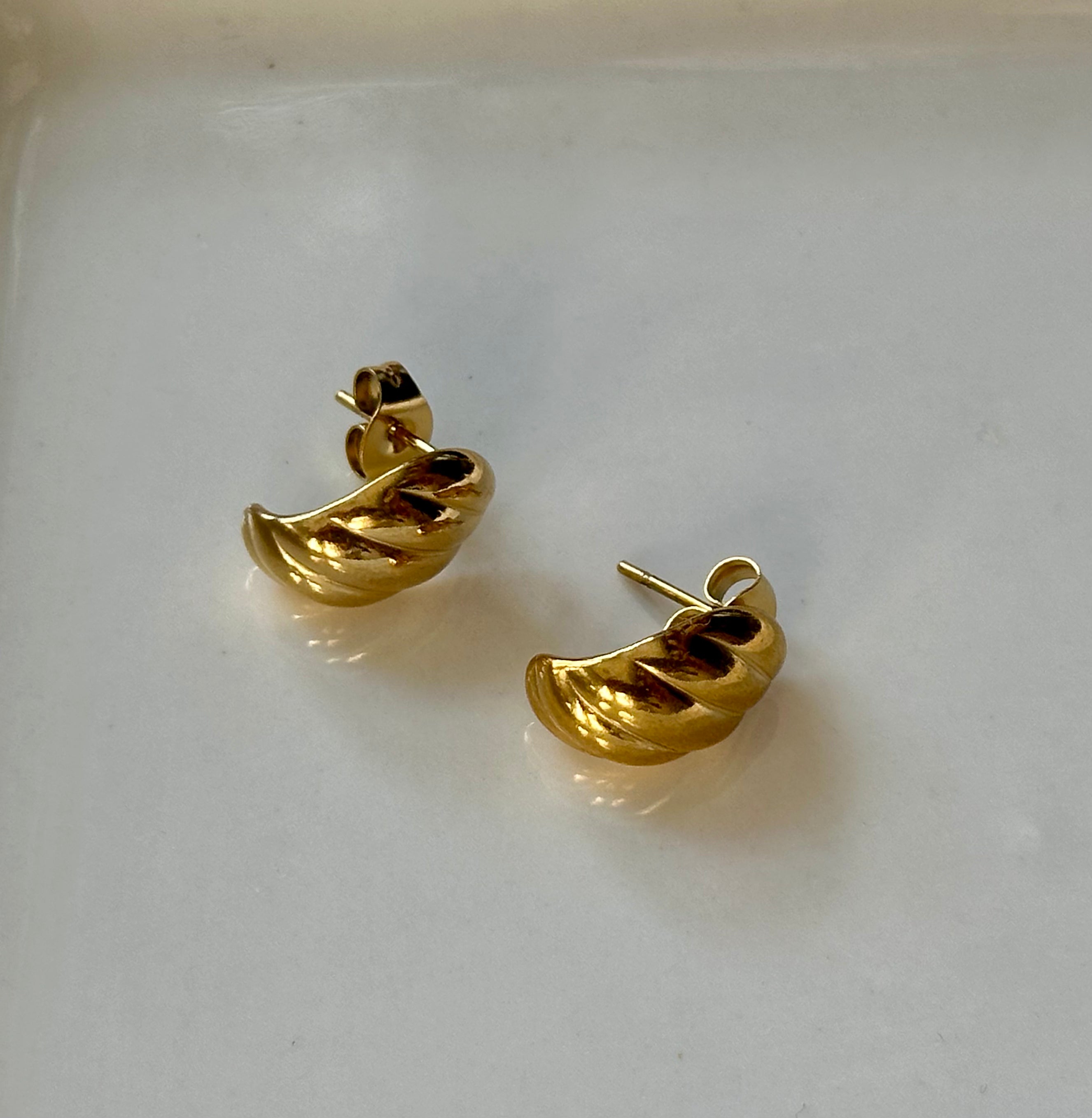 Small Croissant Huggies